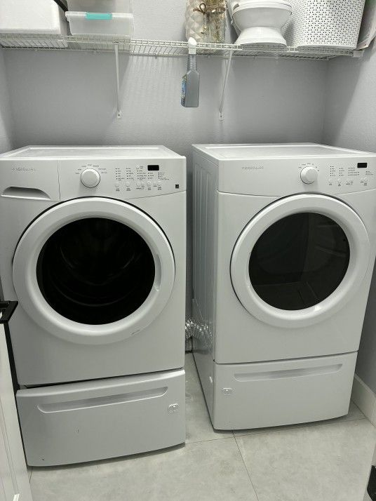 FrigidaireWasher and Dryer Set