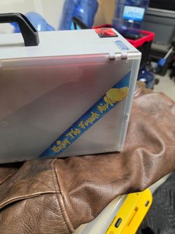 Portable airbrush spray booth