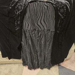 Wicked Elphaba Dress Black Flocked w/ Cape Removable Midi Length Mesh Overlay Xl