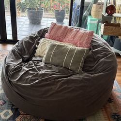 Extra Large Bean bag Or Lounge Puff