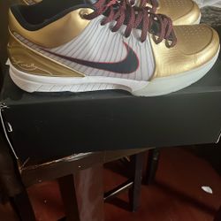 Nike Kobe 4 Gold Medal 