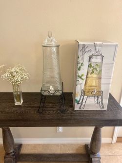 Cold Beverage Dispenser With Metal Stand