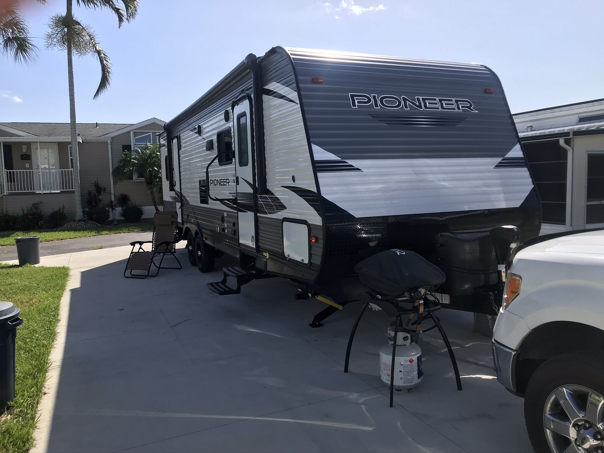 Pioneer RB28 TOY HAULER