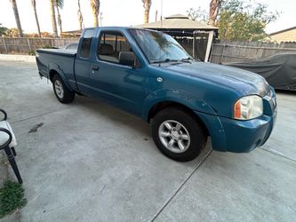Nissan Frontier XE Extended Cab Pickup Truck