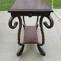 Ashley Rafferty Chairside End Table
