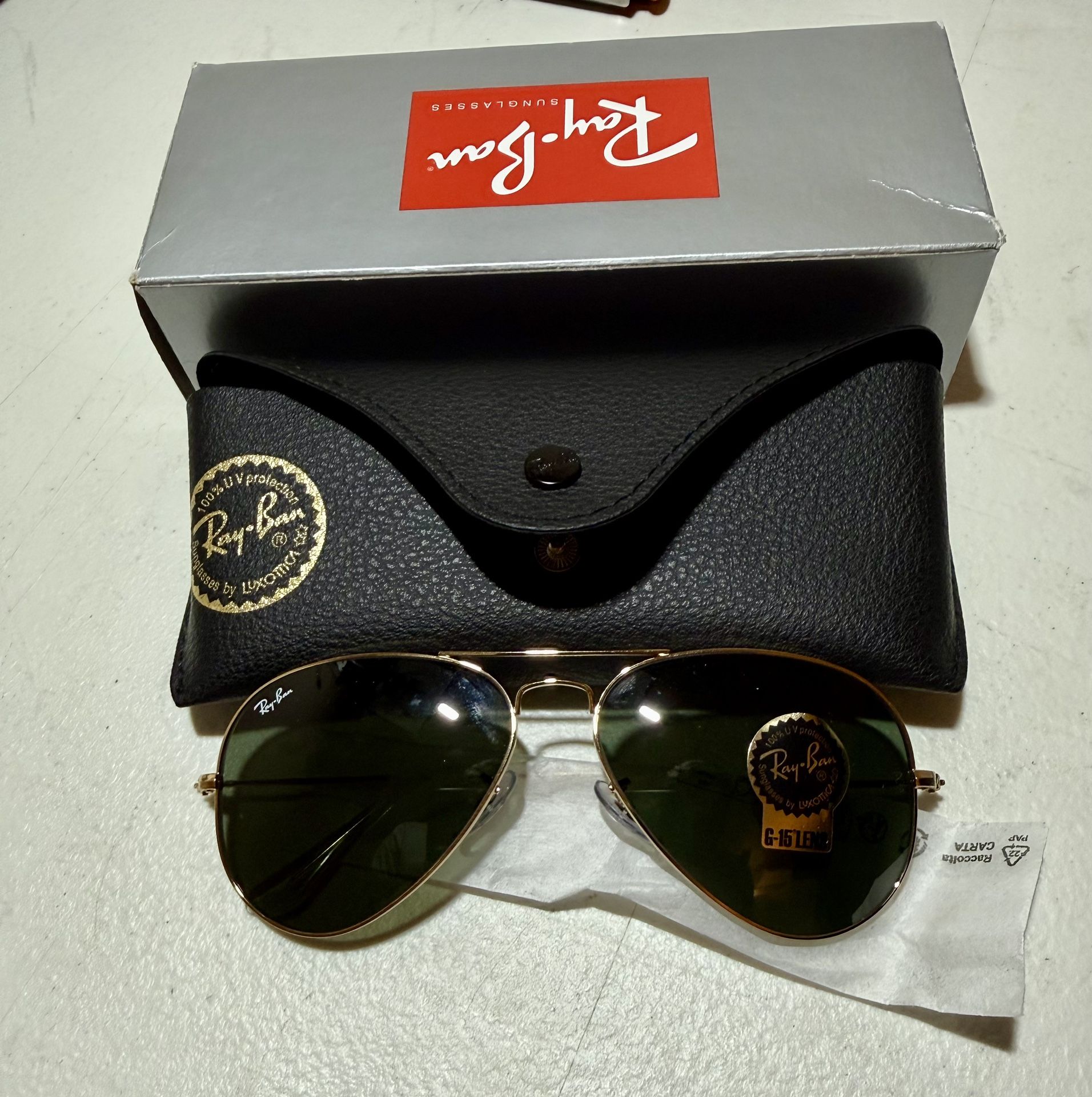 Ray Ban Unisex Aviator Sunglasses G-15 Lenses With Gold Frames