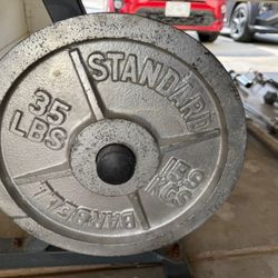 Gym Machine And It’s Dumbbells 