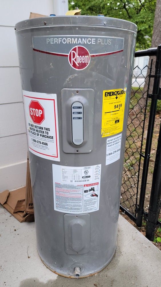 RHEEM PERFORMANCE PLUS HOT WATER HEATER for Sale in Atlanta, GA - OfferUp