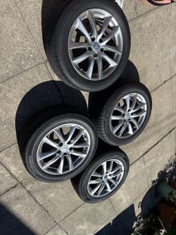 Infiniti OEM Wheels with Tires – Set of 4