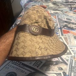 Gucci bucket hat