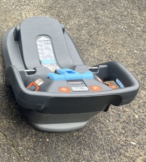 UPPAbaby MESA Infant Car Seat Base (in Des Moines)