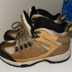 Women’s Hiking Boots Size 9