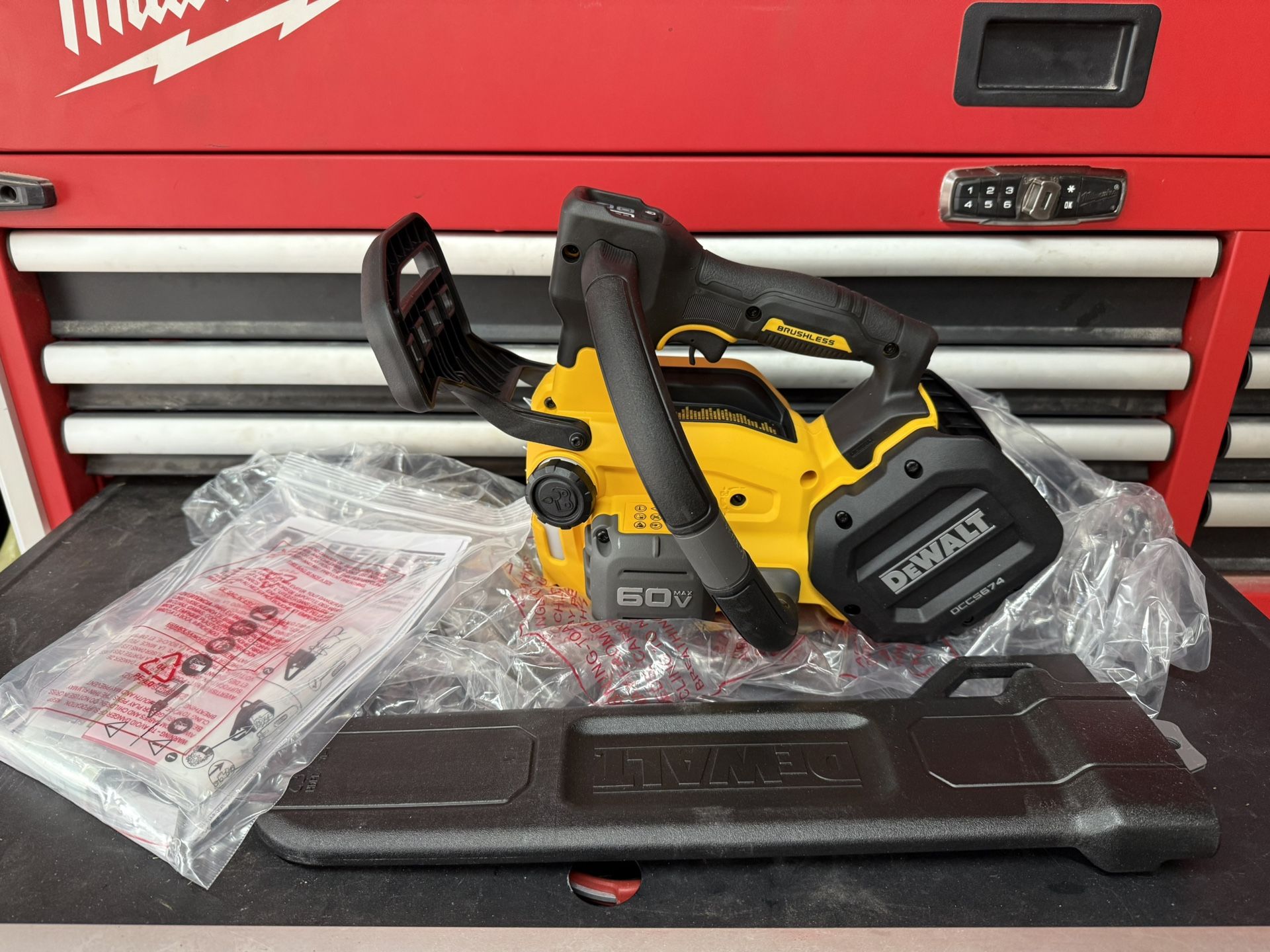 DEWALT FLEXVOLT 60V MAX 14 in. Cordless Battery Powered Top Handle ChainSaw (Tool Only)
