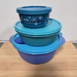 Tupperware Lot