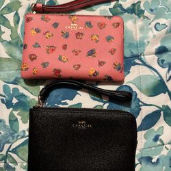Coach wristlet $25 Each Excellent condition 