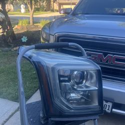  Headlight Assembly Passenger Side 