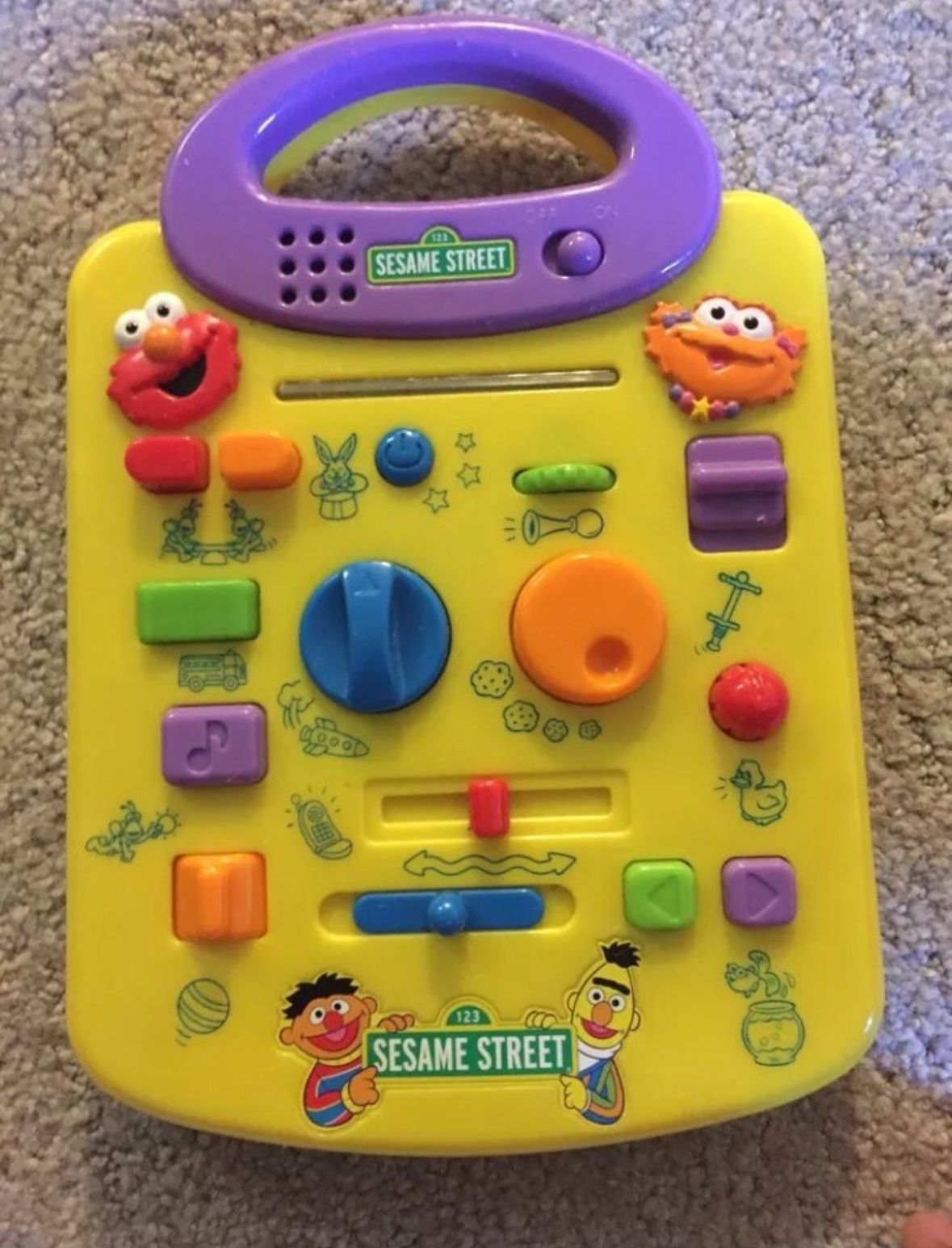 Sesame Street Elmo and Zoe Giggle Sound Station Toy Mattel 2000