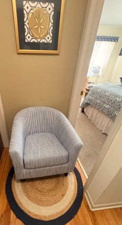 Beautiful seersucker / Breton Stripe Bucket Chair