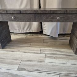 Beautiful Big Entry Table Sofa Table New Condition 