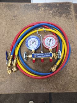 Yellow Jacket Test and Charging Manifold Gauges with Hoses
