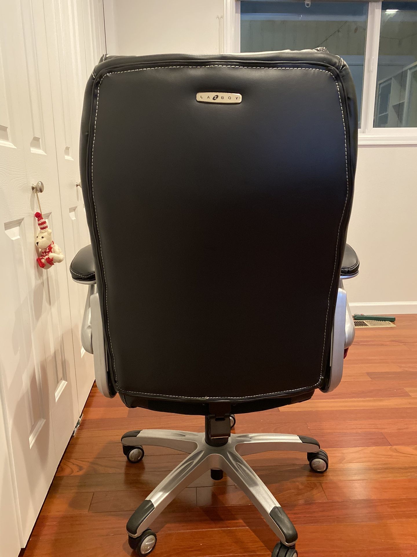 LaZBoy Manager Chair for Sale in Redmond, WA OfferUp