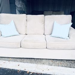 Stunning Upscale Bernhardt Coastal Queen Sleeper Sofa(Mattress Never Used)