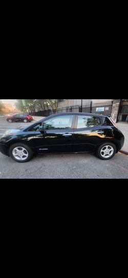 Nissan Leaf 2012 Fully loaded. Full electric