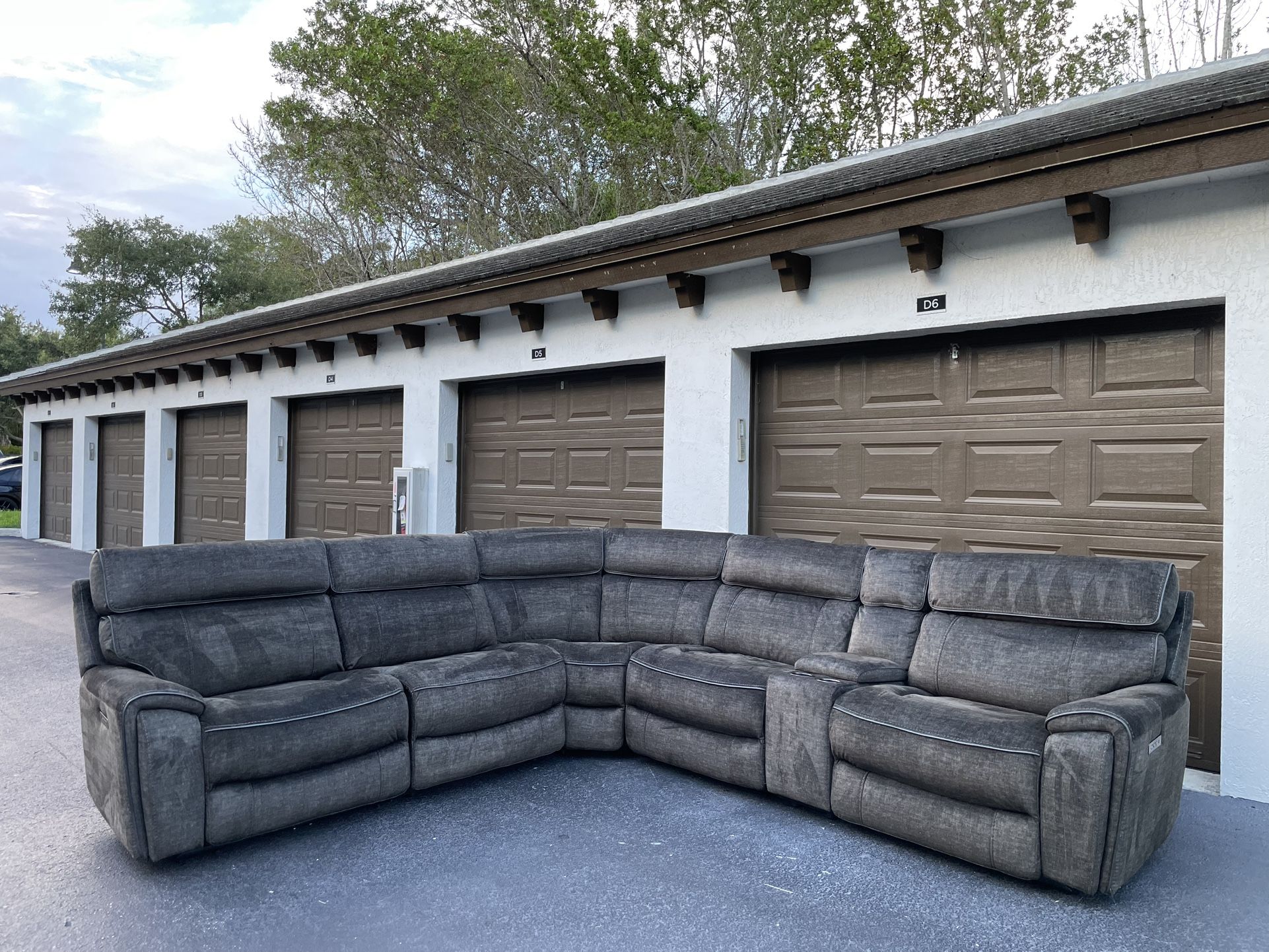 Couch/Sofa Sectional - Recliners - Gray - Chenille - Delivery Available 🚛
