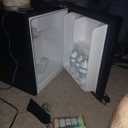 Office Mini Fridge 