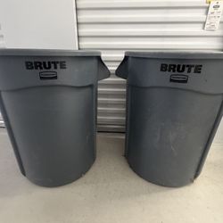 2× Rubbermaid BRUTE 32 Gallon Commercial Trash Cans – Heavy Duty