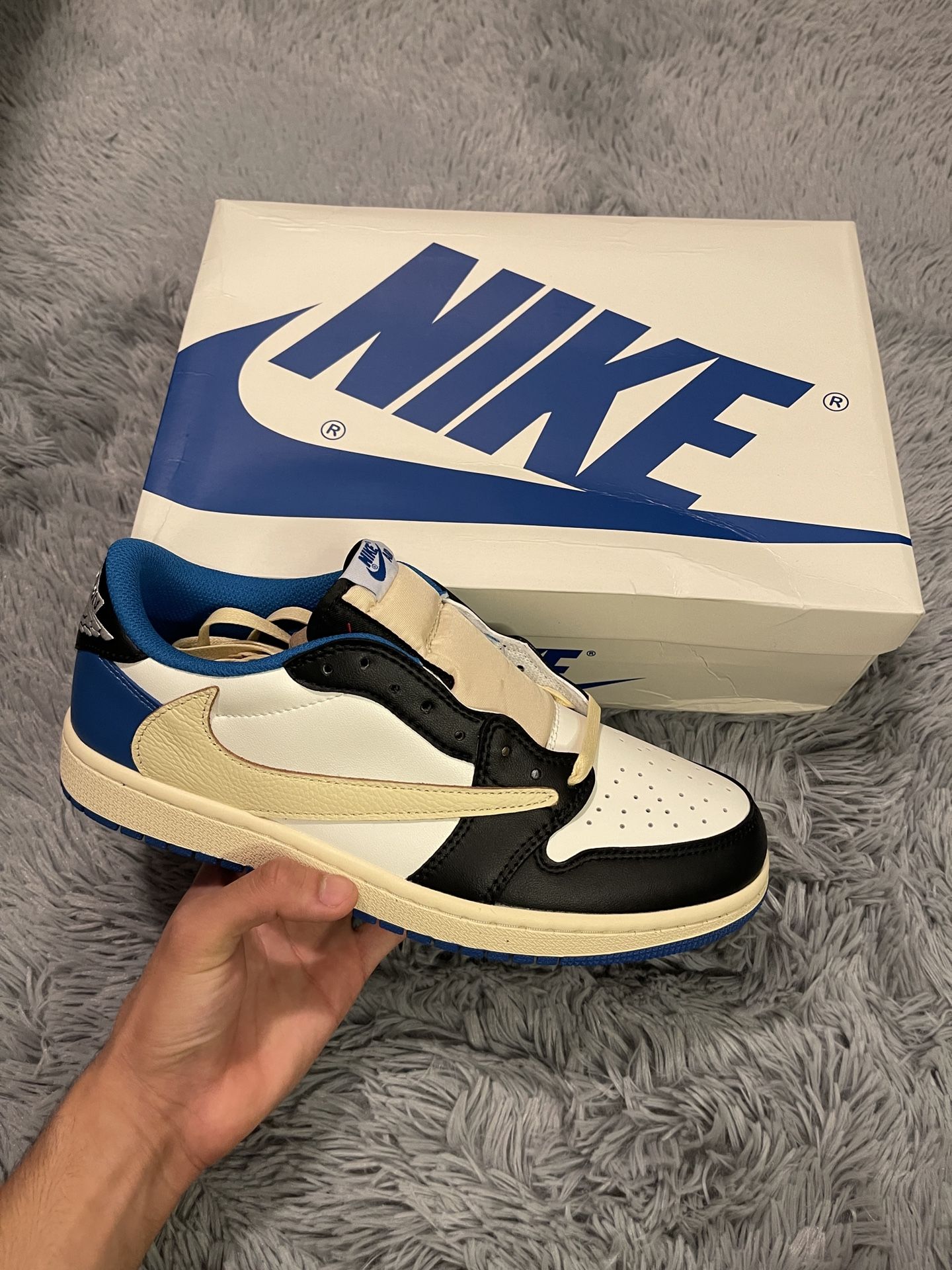 Jordan 1 Travis Scott Fragments