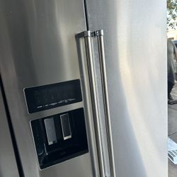 Kitchen Aid Fridge Good Condiction 