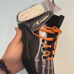 PUMA Clyde Court Disrupt X-Ray Sneakers in Black/ White Puma Clyde Court Disrupt X-Ray Brand new never worn no box orange/white/ black laces size 9 me