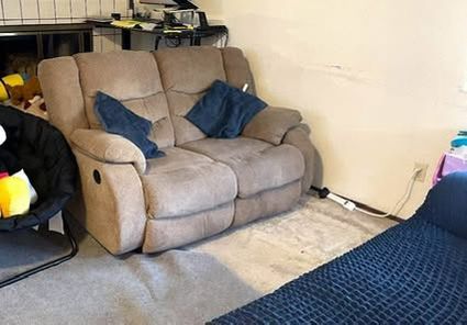Recliner love seat