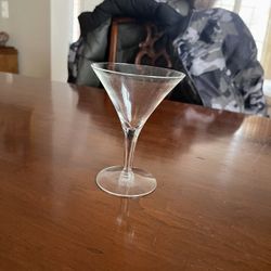 8 Antique Glasses. (Martini And Whisky Glasses)