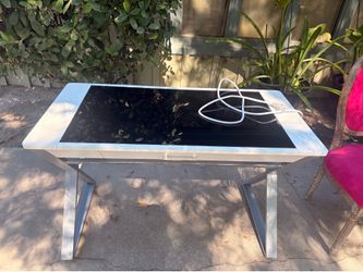 Computer desk