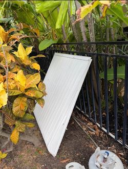 Clamshell awning 45 x56