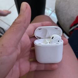 AirPods Gen 1 Right AirPod Only Not Fully Functional 