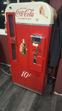 Vtg Coke machine Vendo XH81A