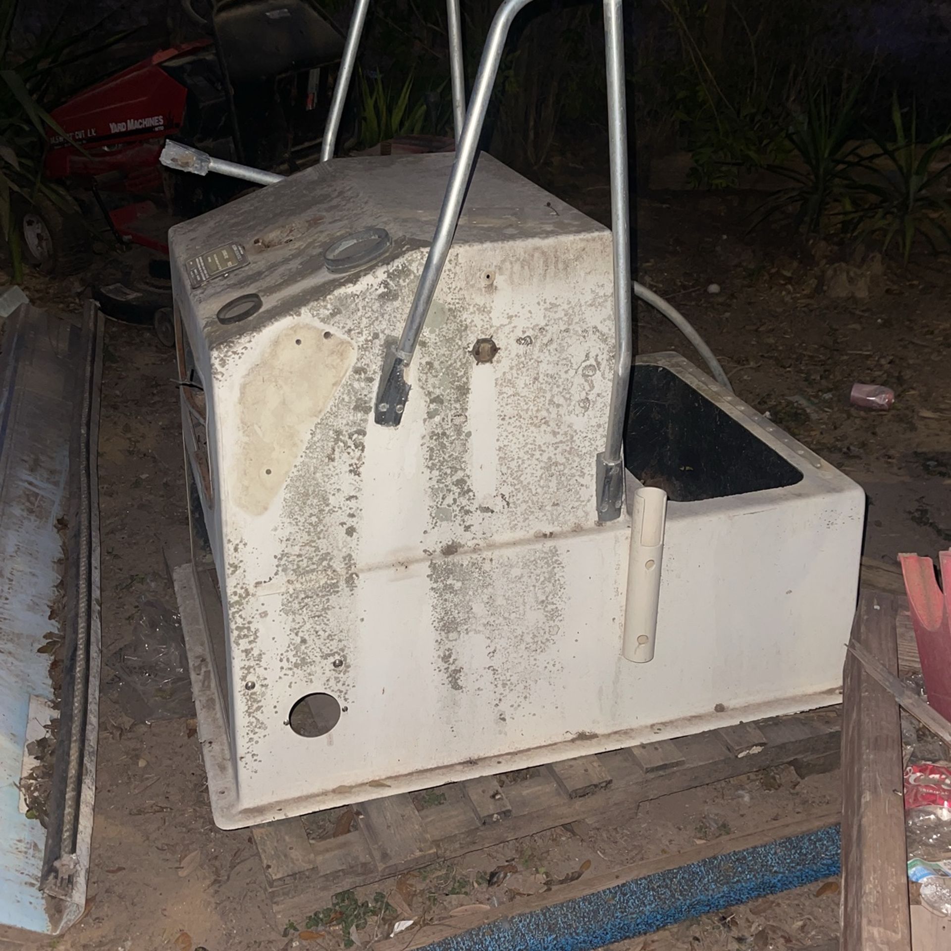 Center Console  Shallow Sport Boat