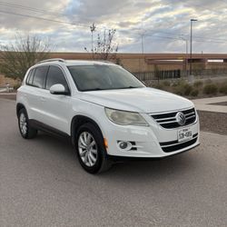 2011 Volkswagen Tiguan.