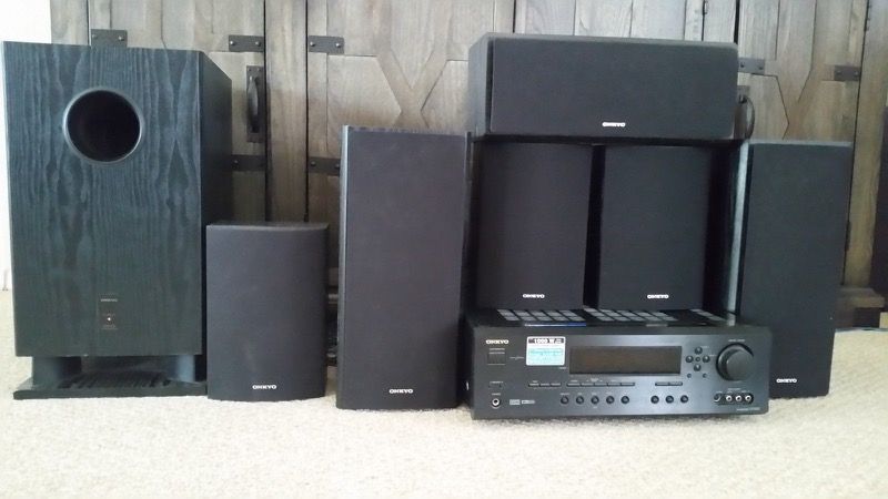 Onkyo 6.1 home theater system HT-R520