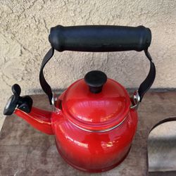 Le Creuset Demi Tea Kettle