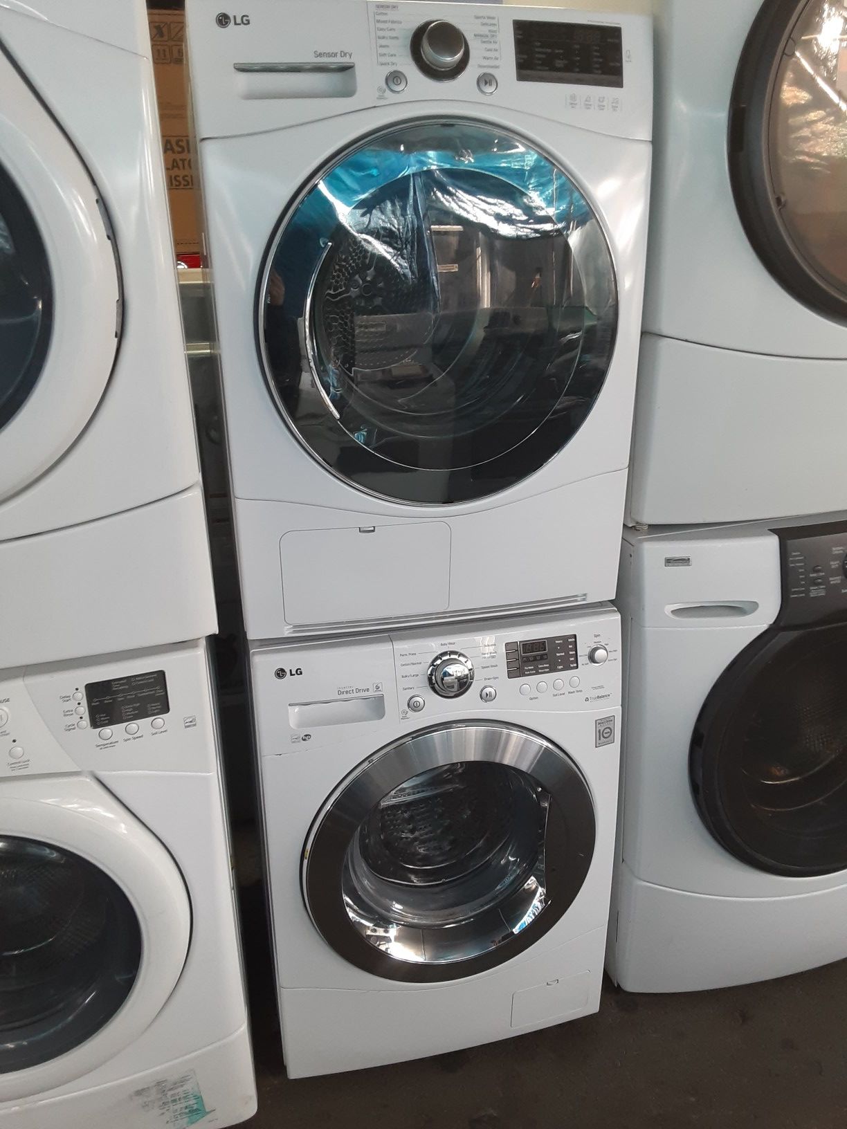 $599 LG washer dryer set includes delivery in the San Fernando Valley a warranty and installation