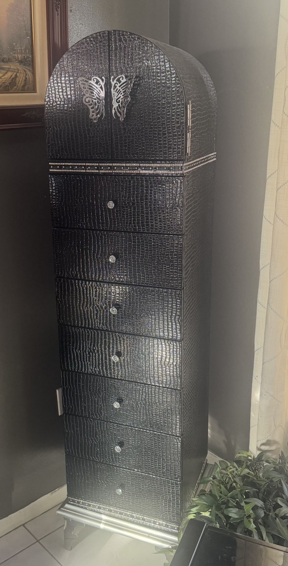 Black Hollywood Swank Lingerie Chest By Michael Amini!