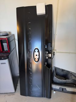 Ford F250 Tailgate