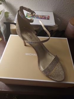 Beautiful Micheal KORS Gold glitter Womens heels Size 8