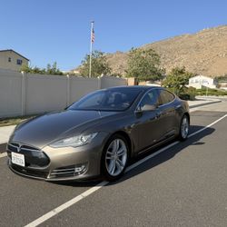 2015 Tesla Model S 70