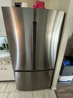 Insignia 26.2 cu ft French Door Refrigerator
