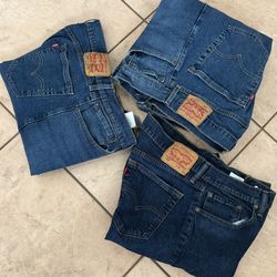 3 Used Men’s Levi’s 36 W 32 L Jeans 